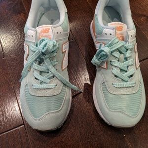 BRAND NEW New Balance 574